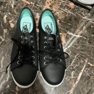 🛹 VANS BLACK LEATHER LACE UP CASUAL SNEAKERS 🛹